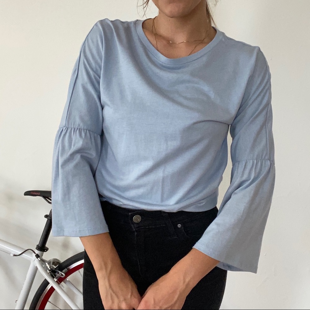 💙 Top Shop bell sleeve shirt